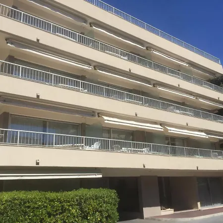2 Pieces Avec Balcon Et Terrasse - A 50m - Clim, Wifi, Parking - Fr-1-466a-17 Apartment *